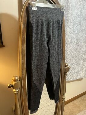Victoria's Secret PINK Seamless Heathered Gray Leggings